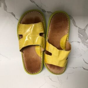 Born Slip on Yellow Leather Sandal EU 36 Women Shoes